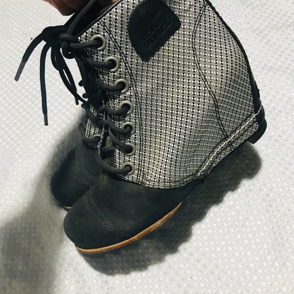 Sorel Womens Lexie Ankle Boots
Booties Black White Leather Cap Toe
Lace Up - Picture 9 of 12